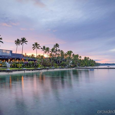 Отель The Warwick Fiji Королеву Экстерьер фото Sunset at the Sheraton Resort