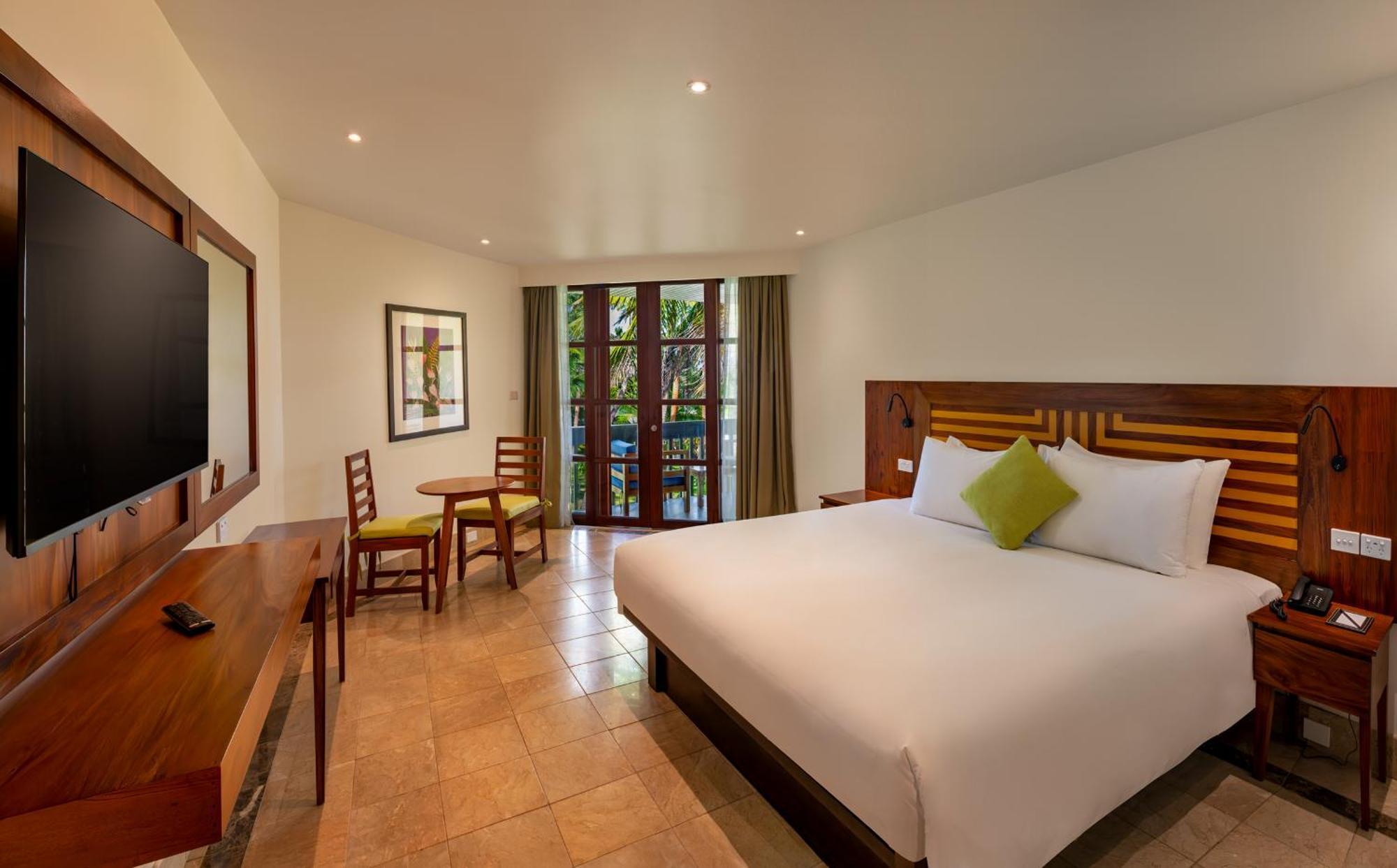 Отель The Warwick Fiji Королеву Экстерьер фото