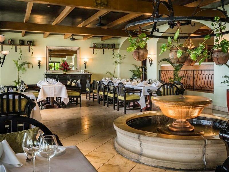 Отель The Warwick Fiji Королеву Экстерьер фото Restaurant