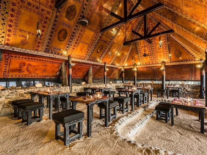 Отель The Warwick Fiji Королеву Экстерьер фото The interior of the Fale tele
