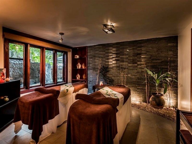 Отель The Warwick Fiji Королеву Экстерьер фото Spa at The Oberoi, Mumbai